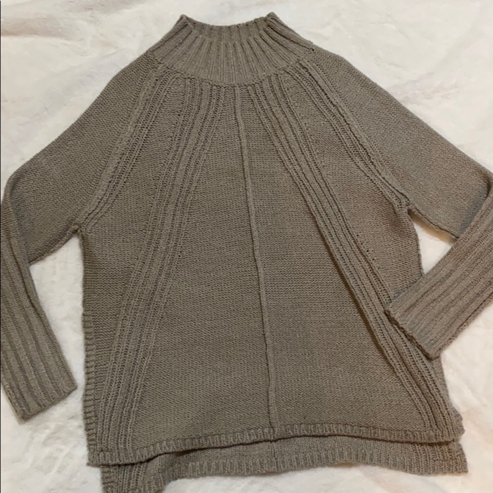 Tunic Sweater Side Slit Details